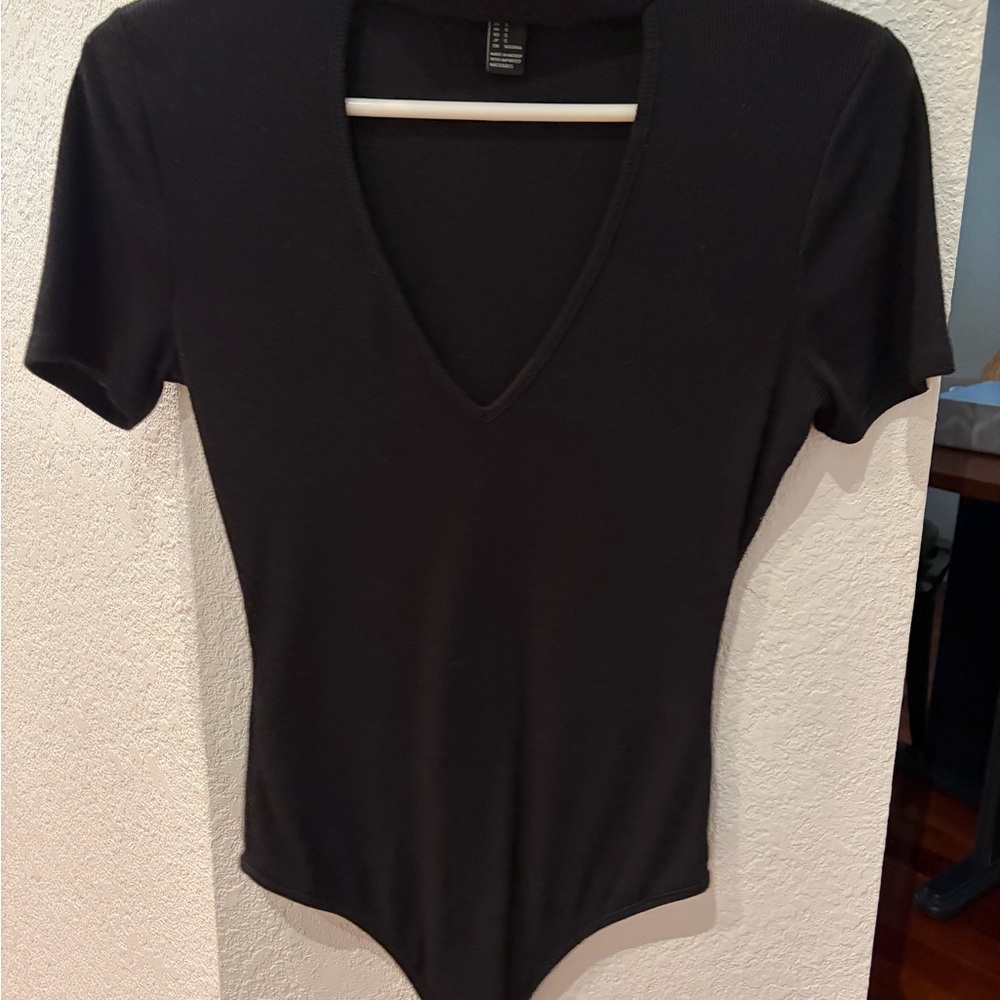 Forever 21 Black Short Sleeve Bodysuit